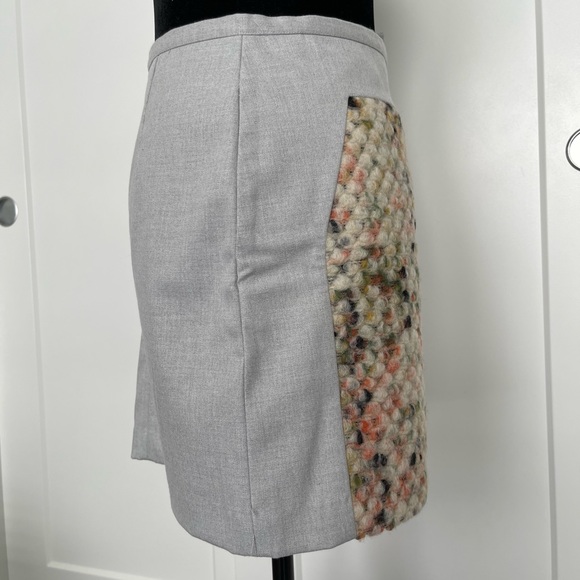 4𝒇𝒐𝒓$50 BANANA REPUBLIC pencil skirt gray with fron pattern Size6P - Picture 4 of 11